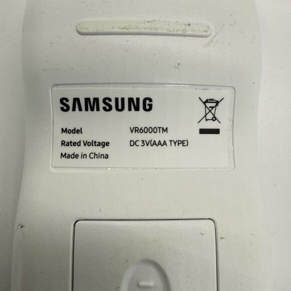 Remote Control - Samsung Jetbot Vacuum Mop VR20T6001MW/AA in White - Picture 3 of 7